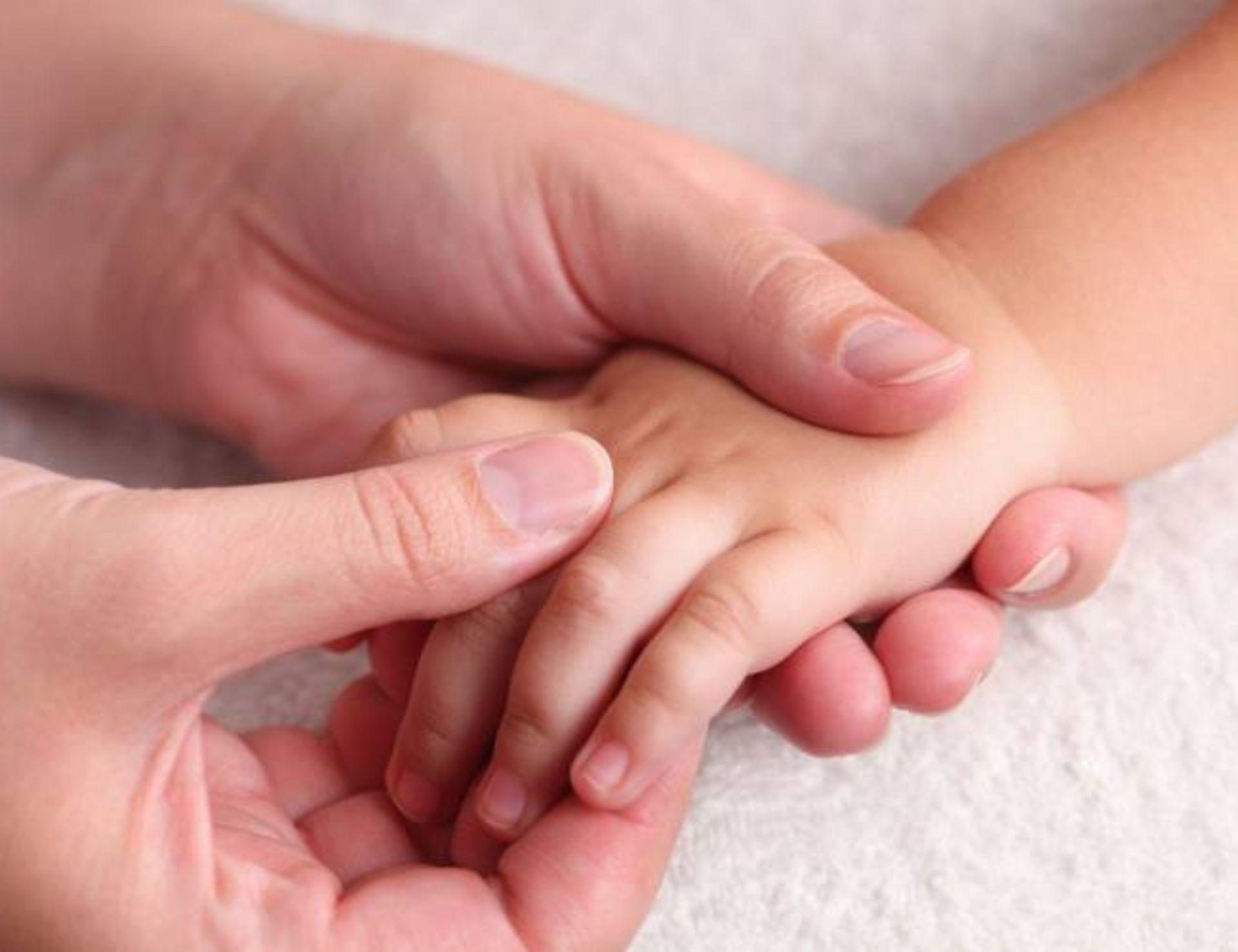 Soin des Mains Pour Deux Enfants + Pose de Vernis image